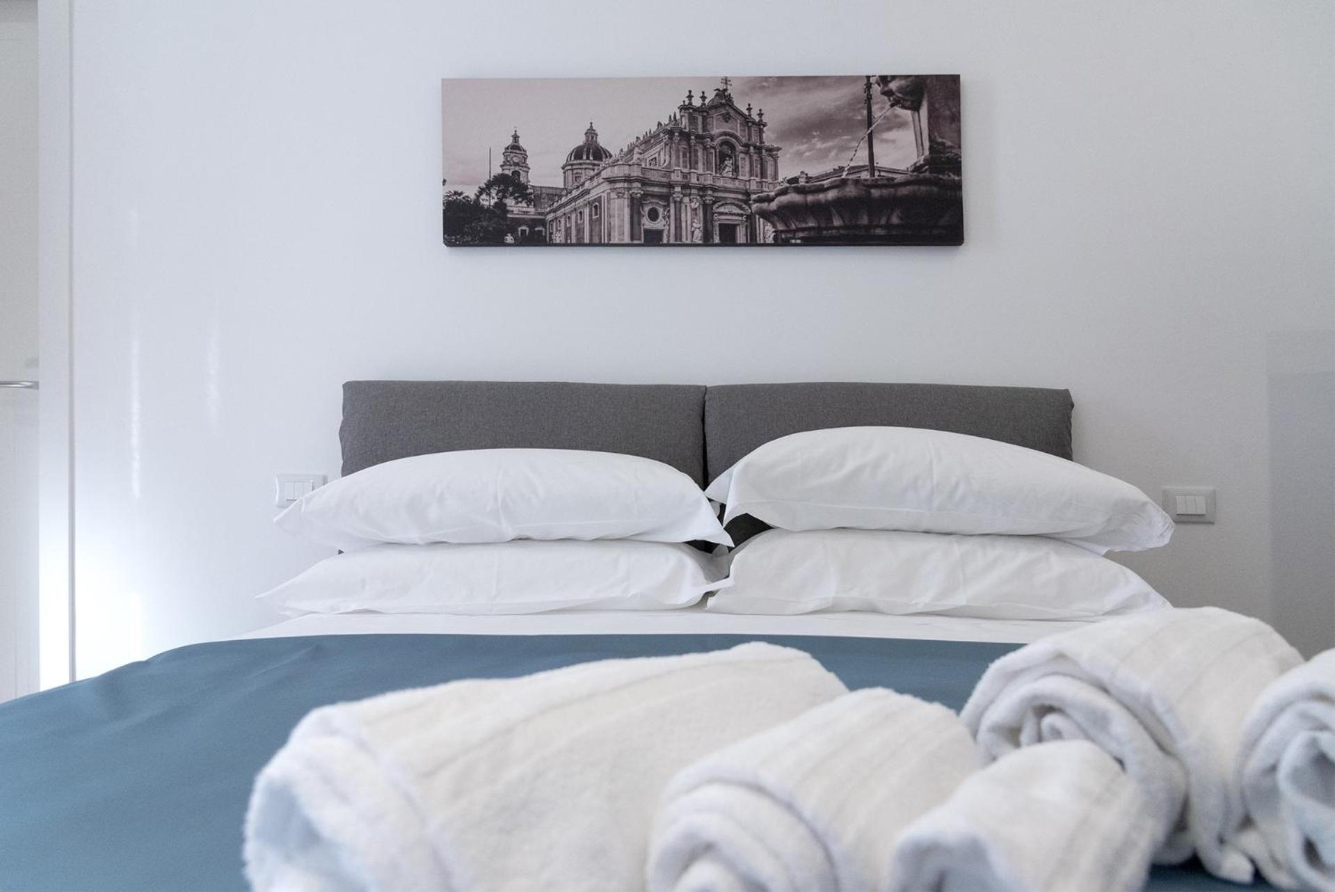 Civicocento Charming Rooms Катания Екстериор снимка