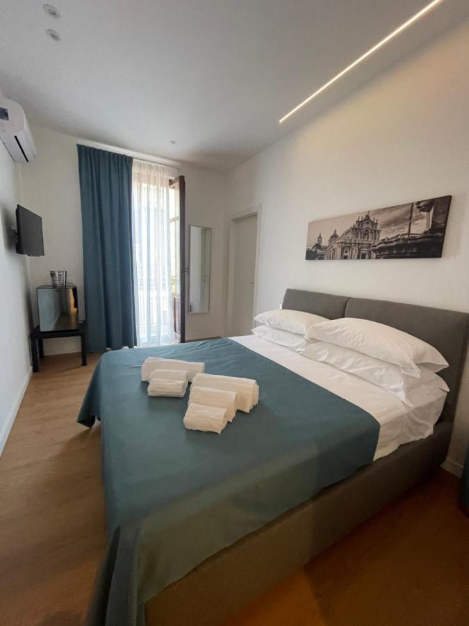 Civicocento Charming Rooms Катания Екстериор снимка